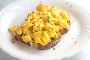 Scrambled-Eggs-Recipe-3